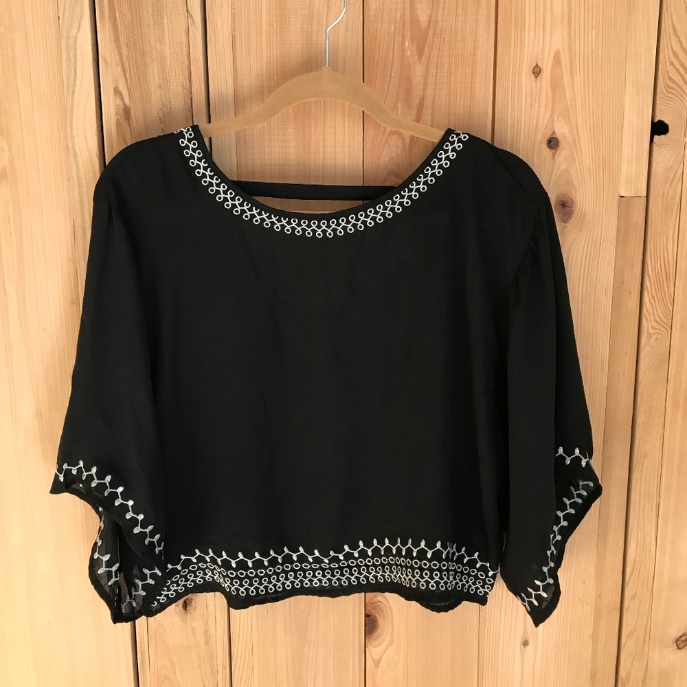 Monteau Low Back Patterned Blouse Size S